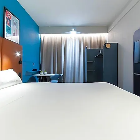 ホテル Ibis Lyon North