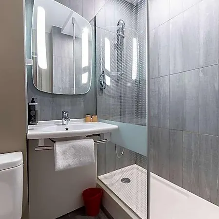 ホテル Ibis Lyon North