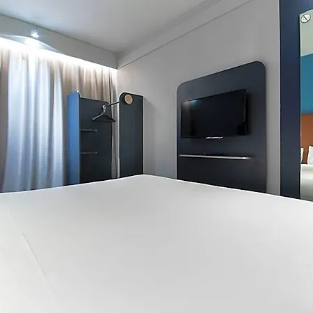 ホテル Ibis Lyon North